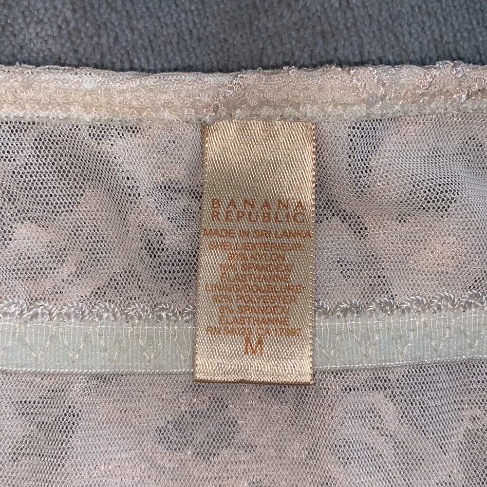 🌻4/$20 Banana Republic Sheer Lace Top - Picture 8 of 11
